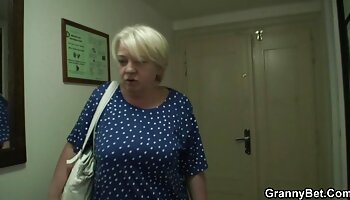 Garota com videos de sexo morenas gostosas garota se divertindo com
