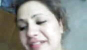 Cara gostoso mulher fazendo sexo vídeo pornô dá um Bj embora um buraco de glória