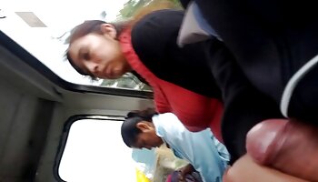 MILF britânica de seios enormes brincando com sua buceta video de sexo com atriz de novela peluda