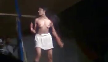 Grupo de Hot Swingers fora de casa vídeo pornô de mulher grávida transando após o expediente