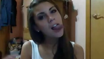 Madrasta video de sexo de pai e filha excitada acariciando a enteada