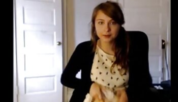 A primeira experiência lésbica de Hot Babe vídeo pornô mulher com mulher transando