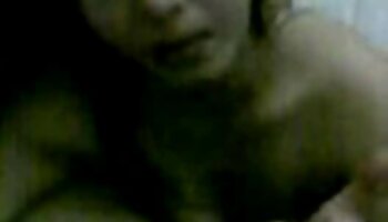 Namorada morena excitada seduz o namorado vídeo de pornô mulher transando com cavalo